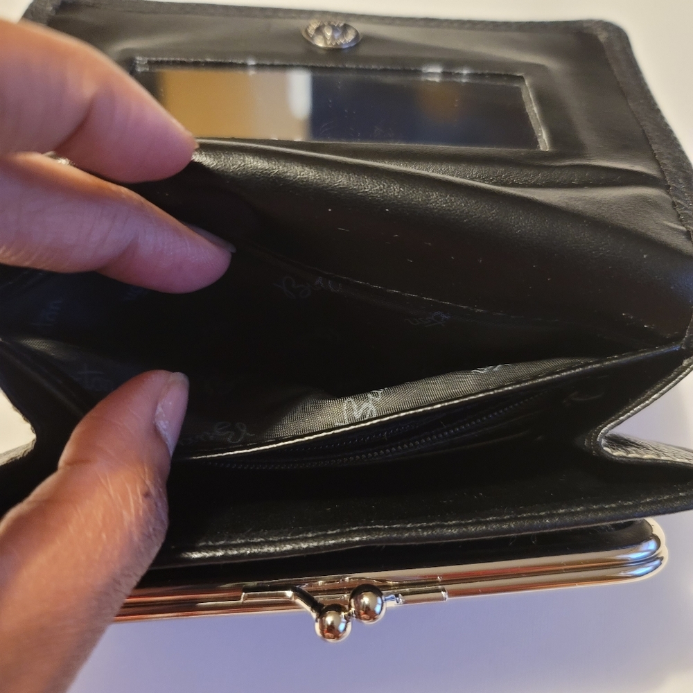 Buxton Wallet - Picture 10 of 11